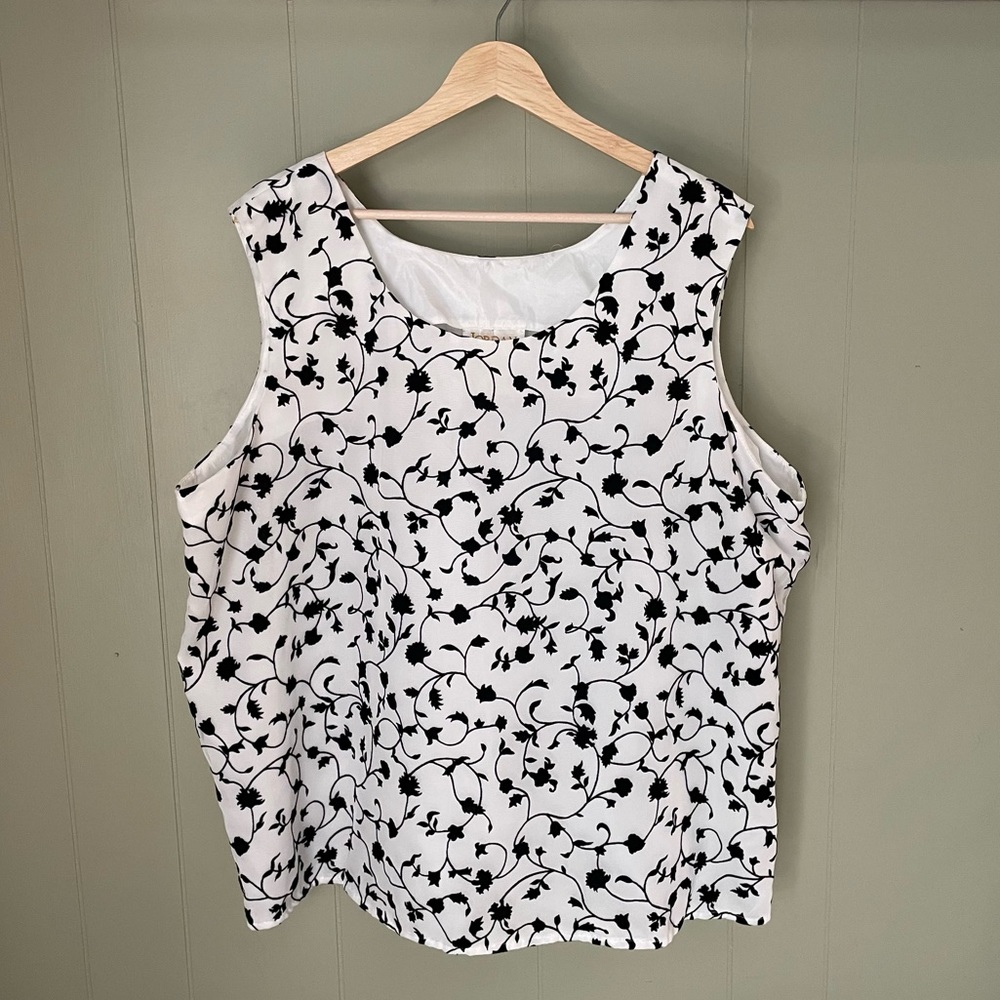 NWT Vintage Jordan Velvet Embossed Scoop Neck Black and White Tank Top